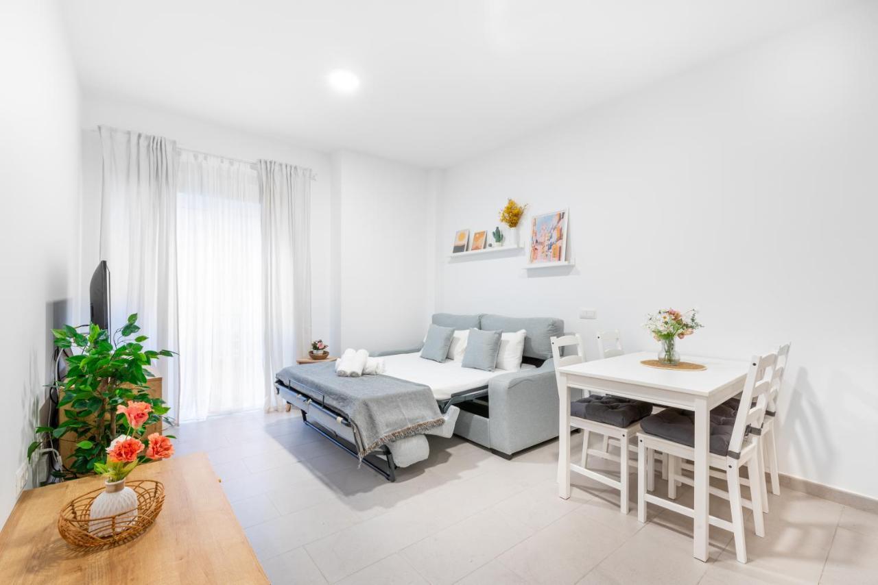 Wintowinrentals Superb New-Look Apartment Málaga Eksteriør billede